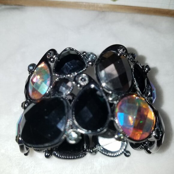 Free with $15 purchase 8" Stretchy black multi color bracelet plastic - Picture 4 of 4